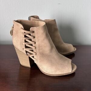 Kenneth Cole Reaction Tan Lasercut Keep Close Peep Toe High Heel Ankle Booties 9